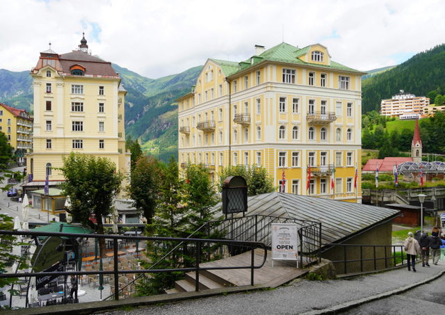 Historische Gebäude im Ortszentrum von Bad Gastein