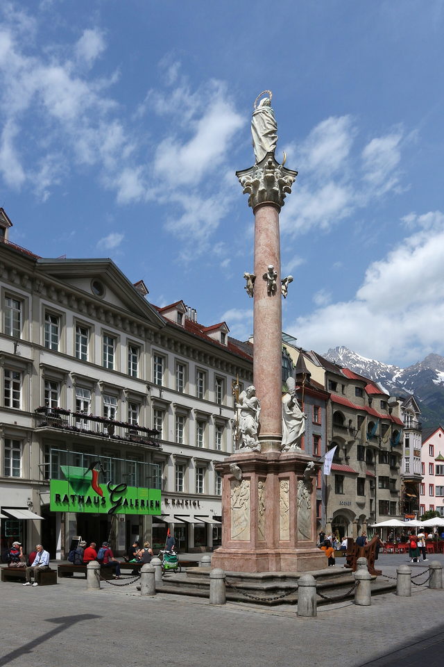 Annasäule in der Innsbrucker Maria-Theresien-Straße