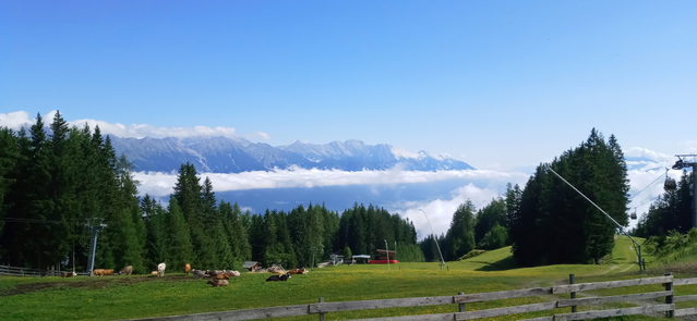 Panoramablick von der Muttereralm Richtung Innsbruck und Nordkette