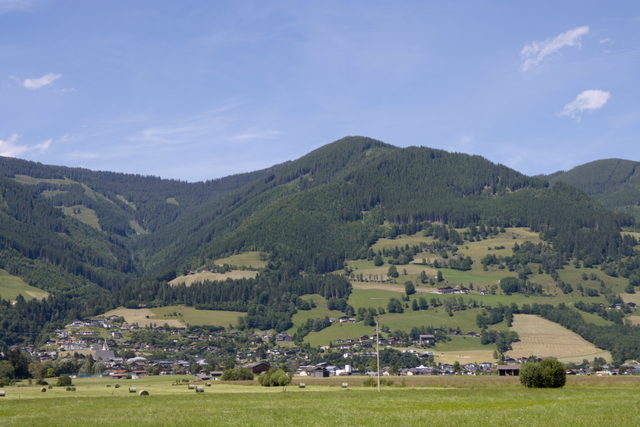Piesendorf von der Salzach aus gesehen