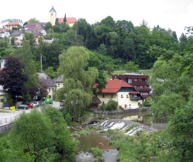 Große Mühl und Neufelden von der Goldenen Brücke gesehen