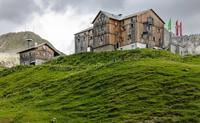 Neue Heilbronner Hütte – Ziel und Einkehrpunkt der anspruchsvollen MTB-Tour durchs Verwall.