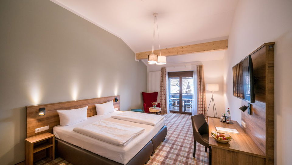 Doppelzimmer Berg- und Talblick Superior – Einrichtungsbeispiel