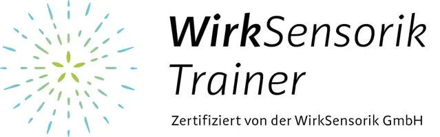 Logo Wirksensorik Trainer mit Blütenstern links und Text rechts.