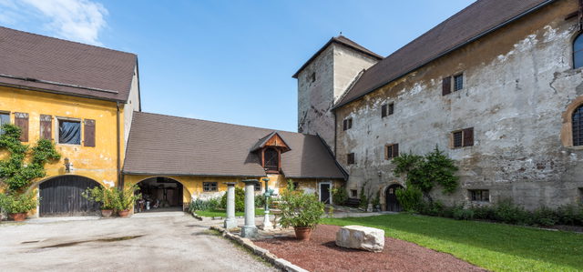 Herzogsburg mit Garten in St. Veit an der Glan