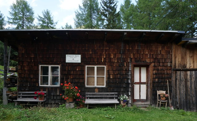 Fraganter Schutzhaus als Ziel des Schartenübergangs