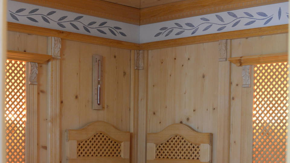 Holzverkleidetes Sanarium im Haus am Anger