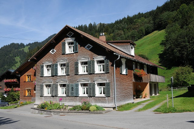 Geburtshaus von Franz Michael Felder in Schoppernau als biografisches Umfeldmotiv