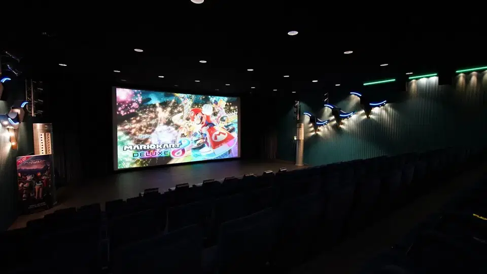 Gaming auf der Kinoleinwand im LOFT Oberstdorf
