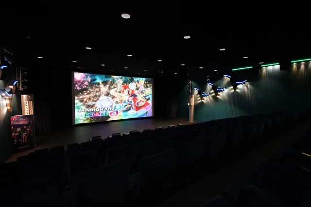 Gaming auf der Kinoleinwand im LOFT Oberstdorf