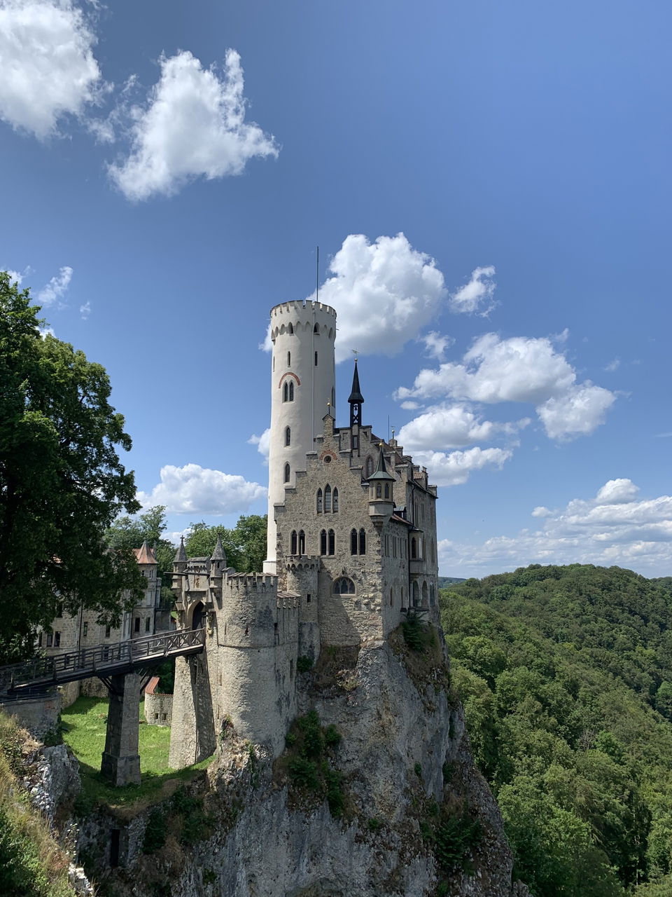 hochgehträumt Lichtenstein: Schlossblicke, Albtrauf und Nebelhöhle