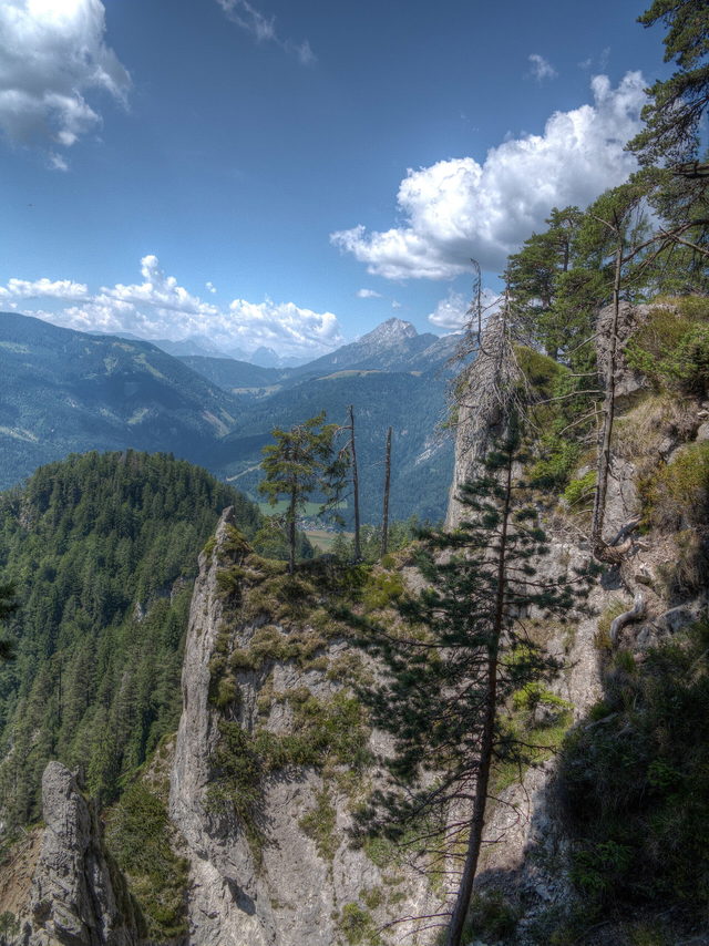 Gipfelbereich des Mittagsnocks über dem Weissensee