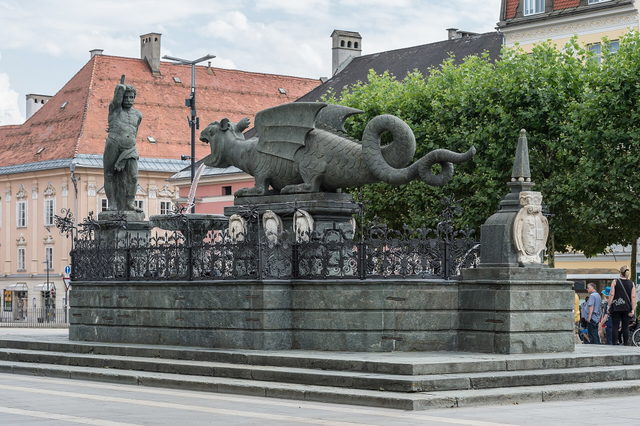 Lindwurmbrunnen am Neuen Platz in Klagenfurt