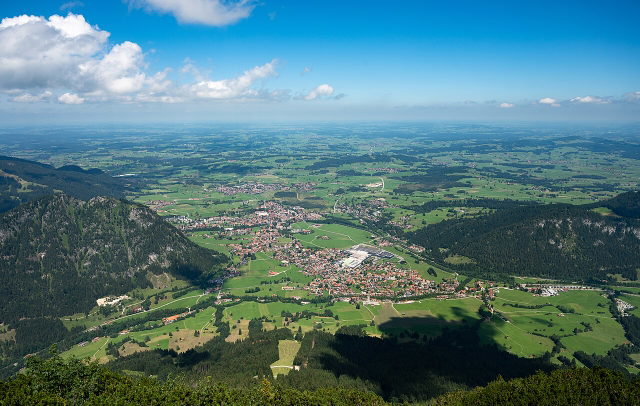 Panoramablick vom Breitenberg über Pfronten und das Allgäuer Voralpenland