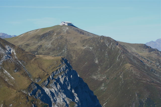 Hoadl in der Axamer Lizum mit Bergstation und Gipfelbereich