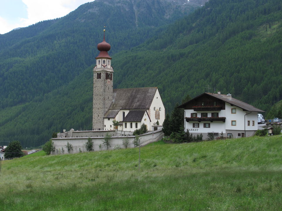 Wallfahrtskirche Unser Frau in Schnals – barocke Marienkirche im Bergtal