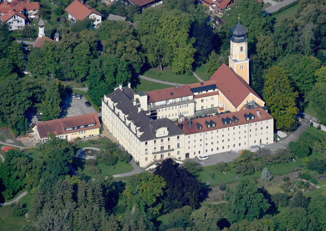 Luftbild von Kloster Bernried am Starnberger See