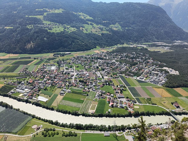 Umgebungsmotiv: Haiming mit Feldern und dem Inn, von der Geierwand aus gesehen