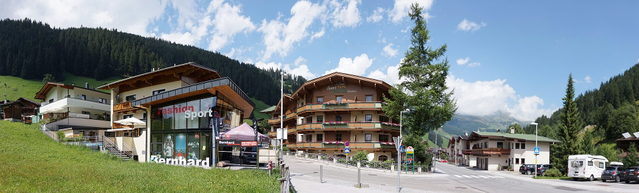 Blick auf den Ortskern von Lanersbach im Tuxertal