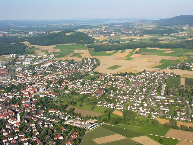 Luftaufnahme von Gottmadingen und der umgebenden Hegaulandschaft