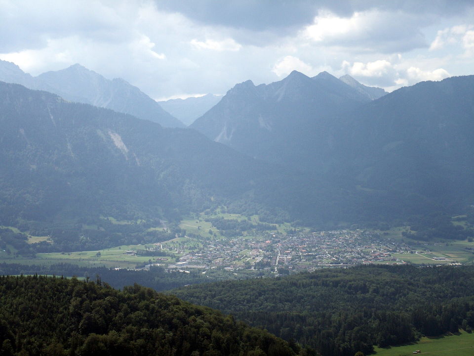 Familienerlebnisse in Nenzing – Walgaubad, Bergtal und Burgspuren für Familien