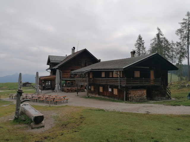 Holzalm bei Brixlegg in der Südwestansicht