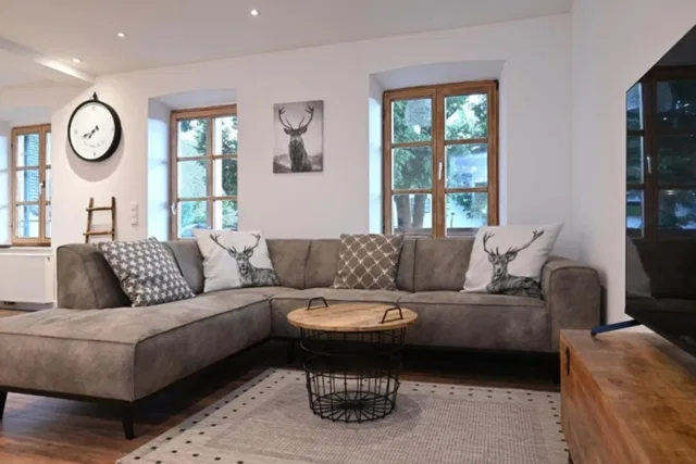 Wohnbereich der Balkonwohnung in Polling