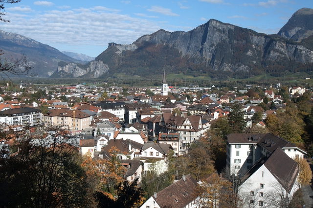 Ortsansicht von Bad Ragaz mit Bergkulisse