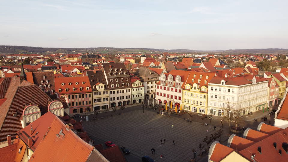 Luftblick auf den historischen Marktplatz von Naumburg
