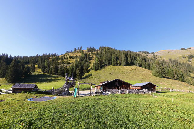 Unterwandalm mit Spielplatz am Verlauf der Genussradtour