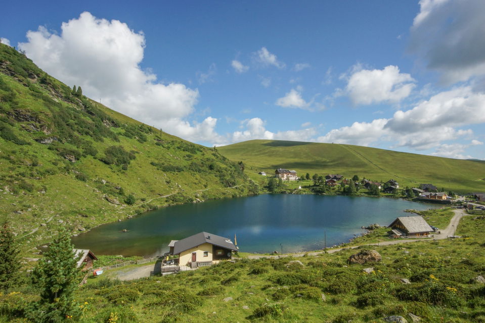 Falkertsee – Bergsee unter den sanften Gipfeln der Nockberge