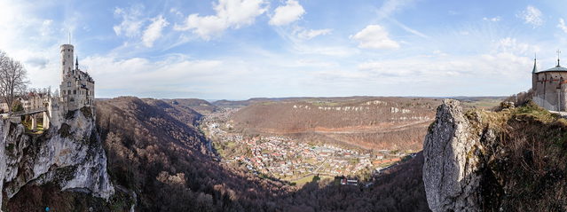 Blick vom Schloss Lichtenstein auf Unterhausen und Honau im Echaztal