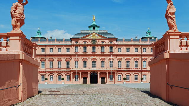 Unimog, Schloss oder Stadträtsel? Familienziele am Schwarzwaldrand