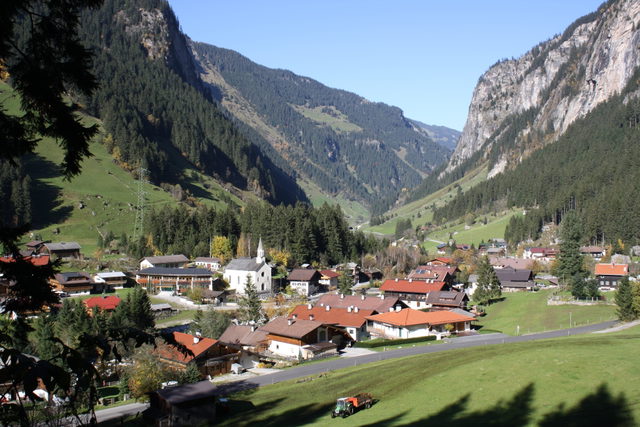Ginzling in herbstlicher Landschaft