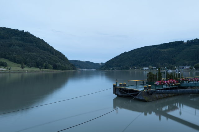 Donau bei Grein in der Abenddämmerung