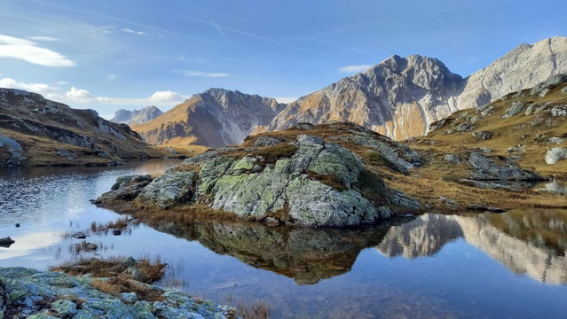Essersee im Riedingtal vor den Bergen der Radstädter Tauern