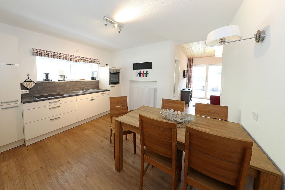 Küche und Essplatz der Ferienwohnung 2