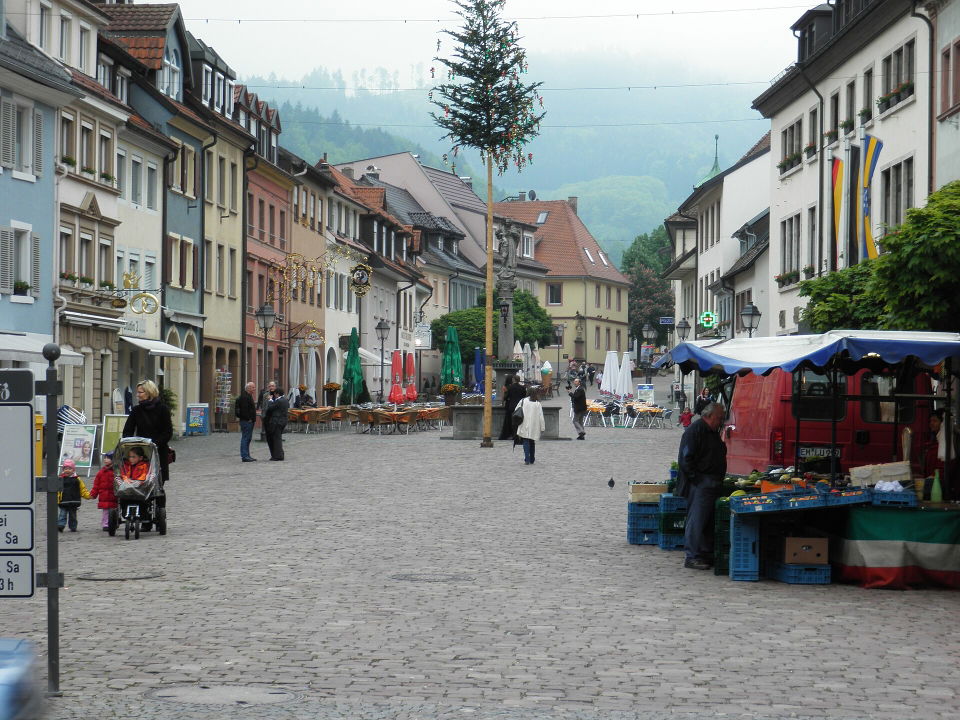 Wochenmarkt auf dem Waldkircher Marktplatz