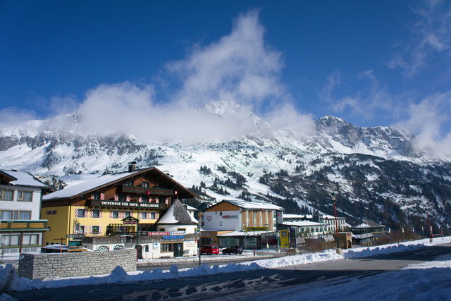 Obertauern vor der Bergkulisse