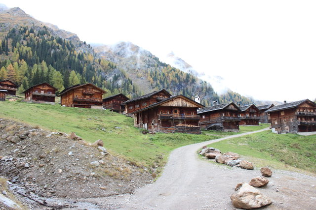 Almhütten der Oberstaller Alm im Villgratental
