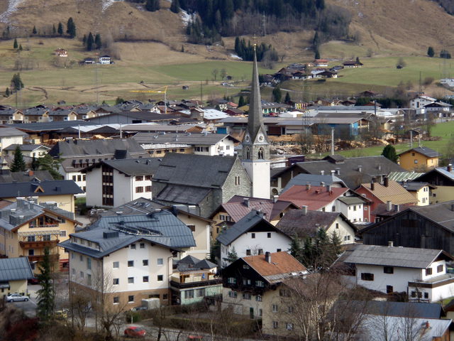 Ortszentrum von Bruck an der Großglocknerstraße mit Pfarrkirche