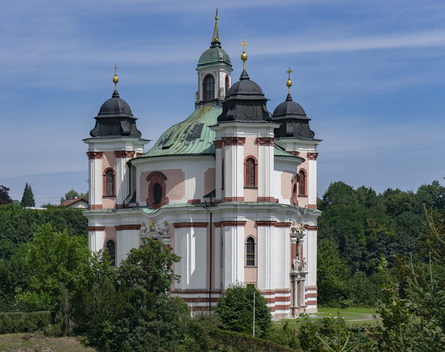 Dreifaltigkeitskirche Stadl-Paura mit ihren drei Türmen