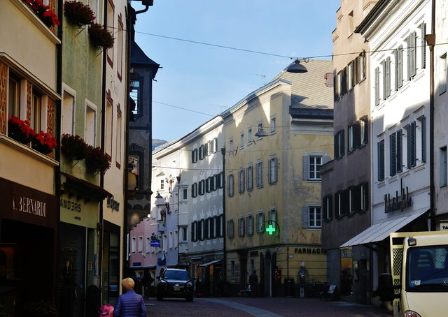 Historische Fassaden in der Brunecker Stadtgasse