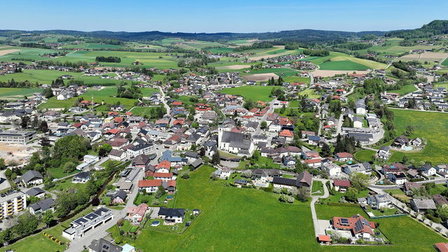 Ortsansicht von Frankenburg am Hausruck als Ausgangsort des Riesn-Wanderwegs
