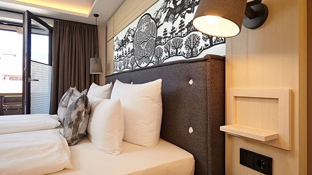 Doppelbett im Zimmer Weidach
