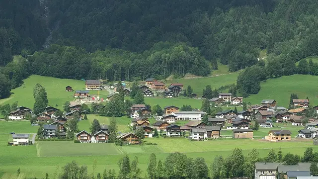 Familienerlebnisse in Au und Schoppernau – Spielräume, Holdamoos und Diedamskopf