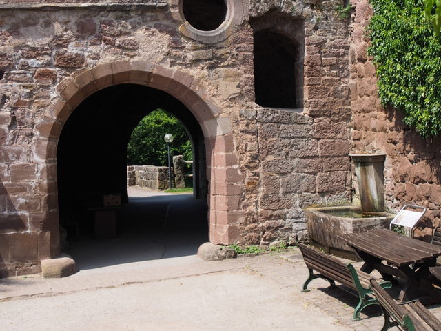 Burgruine Zavelstein über dem Teinachtal