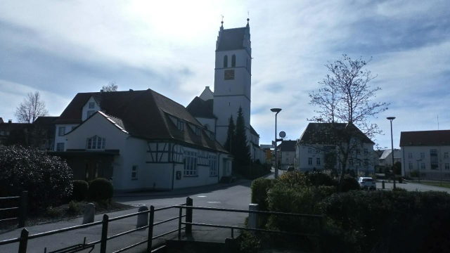 Ortszentrum von Ostrach mit der Kirche St. Pankratius