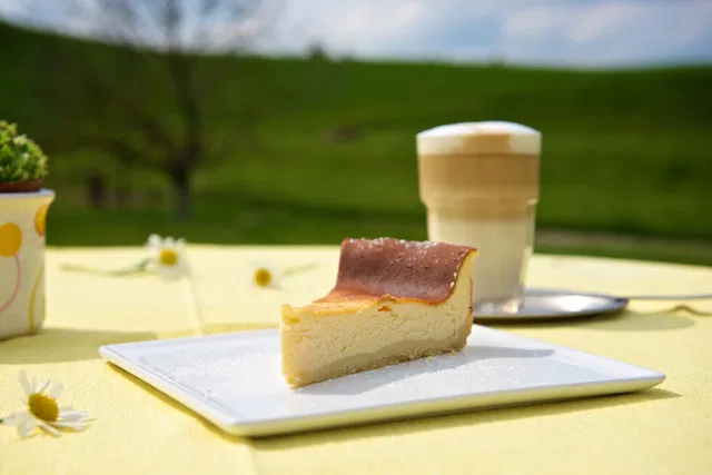 Kuchen und Kaffee im Café Starennest