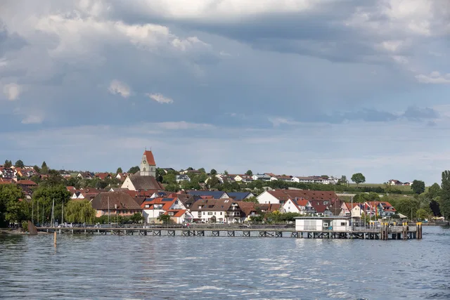 Hagnau am Bodensee mit Schiffsanleger